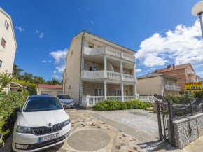 Apartments Theo